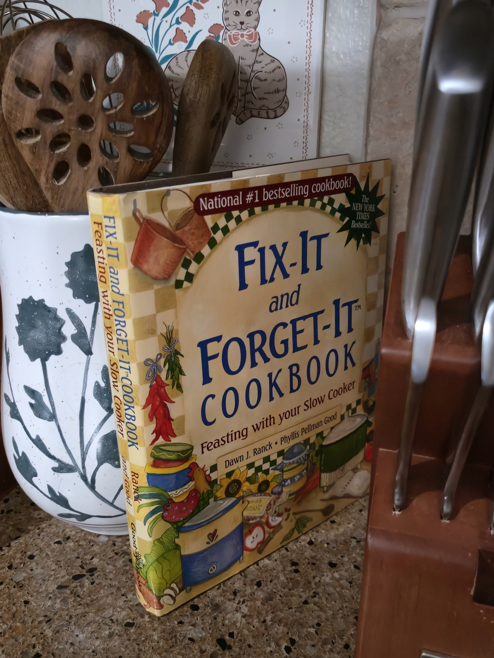 Fix-It and Forget-It Slow Cooker Cookbook Cottagecore Kitchen Rustic Farmhouse